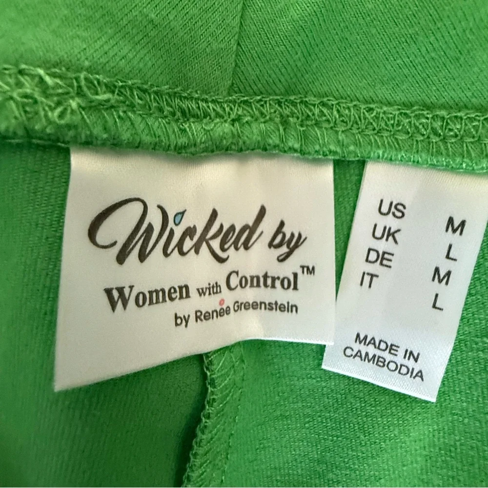 Women with Control Wicked Bermuda shorts in green - Picture 5 of 9